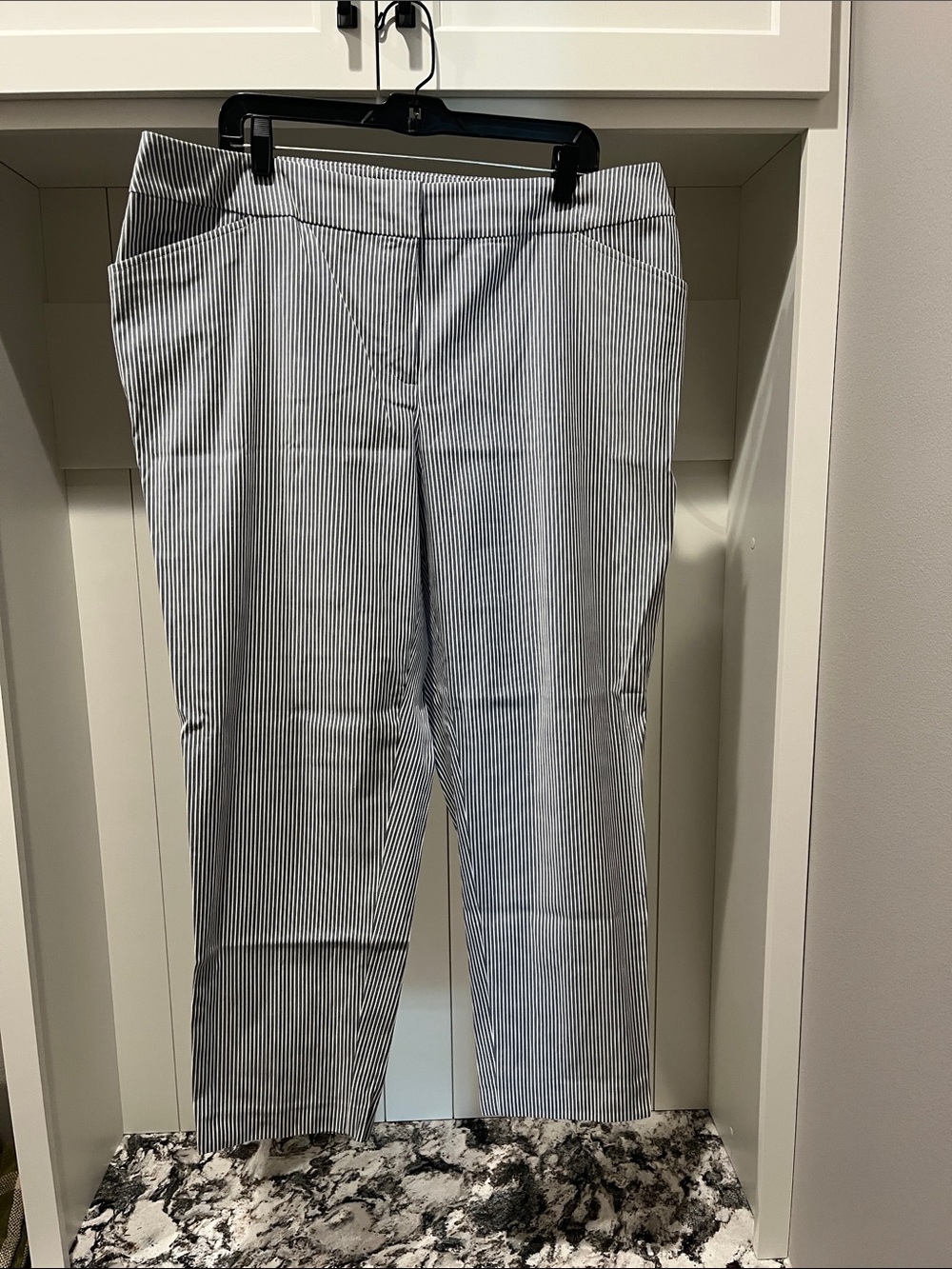 NEW Jones Studio Charcoal Pinstripe Cropped Pants